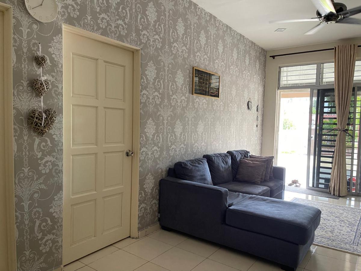 Magnolia 1 Homestay Kampung Kuala Besut Bagian luar foto