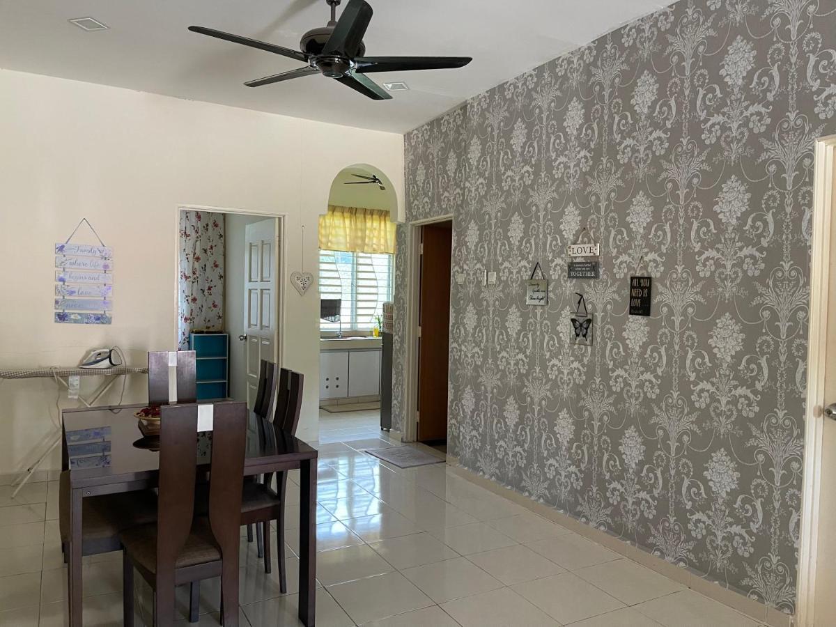 Magnolia 1 Homestay Kampung Kuala Besut Bagian luar foto