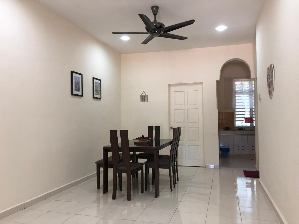 Magnolia 1 Homestay Kampung Kuala Besut Bagian luar foto